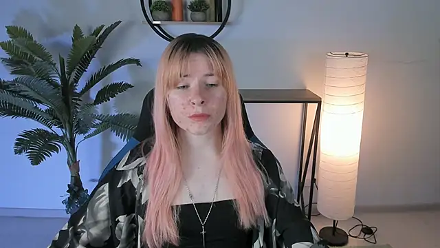 Snapshot of LexiWenford chatting on February 21, 2025, 5:56 am LexiWenford online show from February 21, 2025, 5:56 am