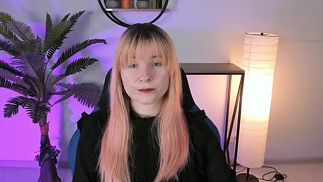 Snapshot of LexiWenford chatting on February 24, 2025, 9:00 am LexiWenford online show from February 24, 2025, 9:00 am