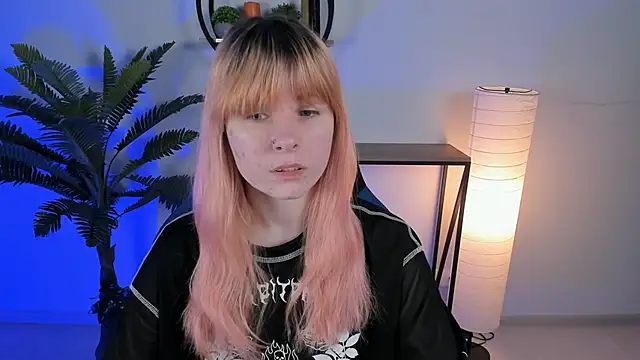 Snapshot of LexiWenford chatting on February 25, 2025, 5:52 am LexiWenford online show from February 25, 2025, 5:52 am