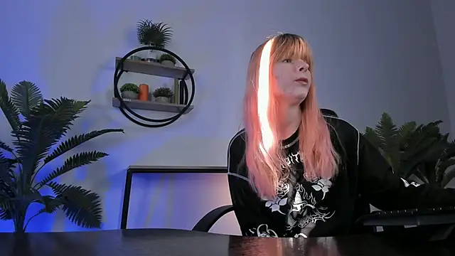 Snapshot of LexiWenford chatting on February 26, 2025, 5:42 am LexiWenford online show from February 26, 2025, 5:42 am