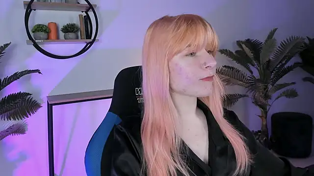 Snapshot of LexiWenford chatting on March 3, 2025, 5:53 am LexiWenford online show from March 3, 2025, 5:53 am