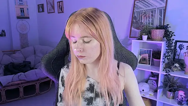 Snapshot of LexiWenford chatting on March 4, 2025, 8:46 am LexiWenford online show from March 4, 2025, 8:46 am