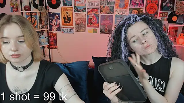 Snapshot of LexiWenford chatting on March 21, 2025, 2:39 am LexiWenford online show from March 21, 2025, 2:39 am