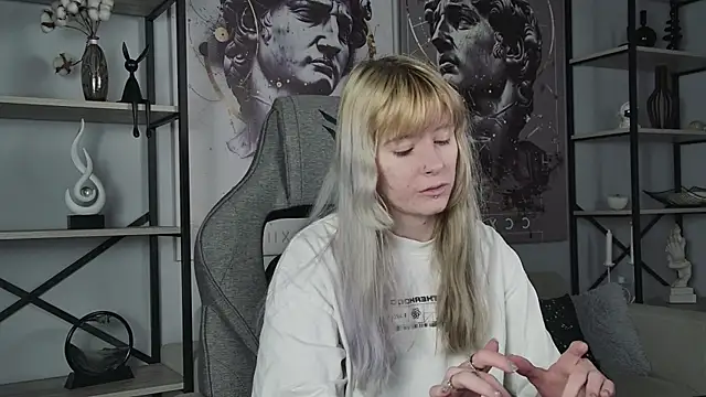 LexiWenford online show from June 9, 2026, 3:40 am