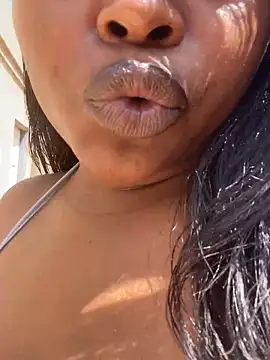 DiamondGoddes online show from October 21, 2025, 11:33 am