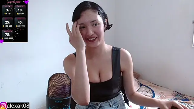 Snapshot of alexaa08 chatting on February 19, 2025, 4:44 pm alexaa08 online show from February 19, 2025, 4:44 pm