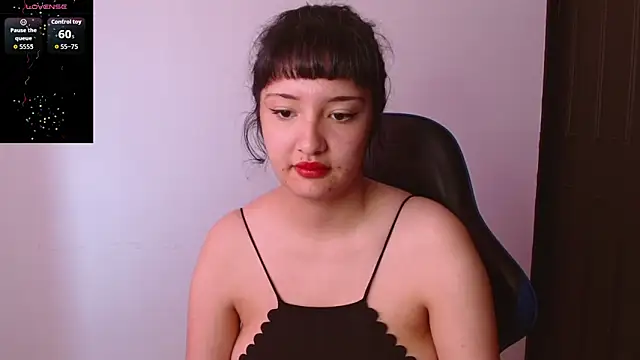 alexaa08 online show from April 4, 2026, 2:14 pm