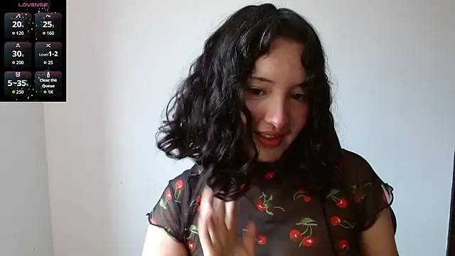 alexaa08 online show from April 14, 2026, 3:40 pm