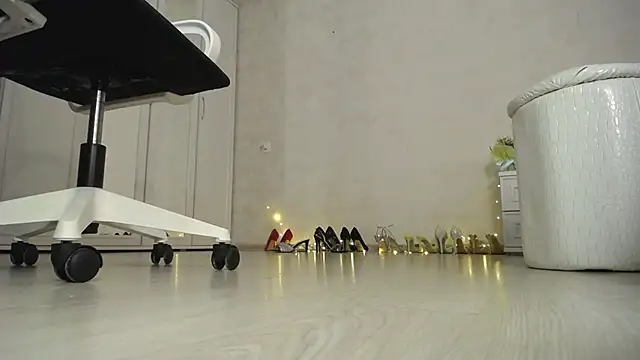 Devil Goddess online show from January 15, 2025, 3:18 pm