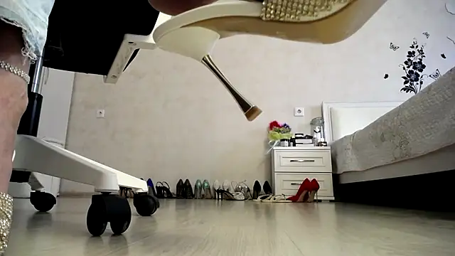 Devil Goddess online show from February 7, 2025, 12:06 pm