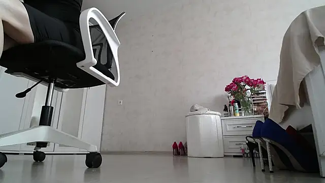Devil Goddess online show from May 25, 2026, 10:43 am