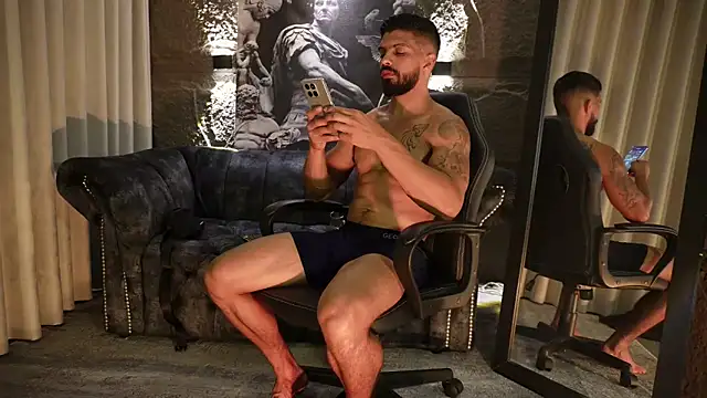 Snapshot of DannSaenz chatting on February 13, 2026, 1:56 am DannSaenz online show from February 13, 2026, 1:56 am