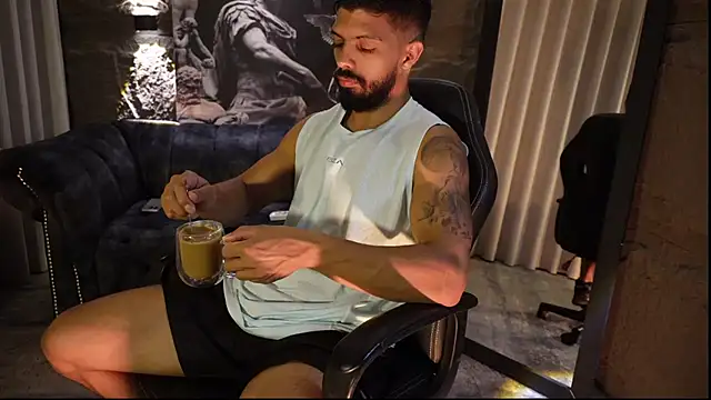 Snapshot of DannSaenz chatting on February 25, 2026, 2:16 pm DannSaenz online show from February 25, 2026, 2:16 pm