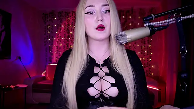 Snapshot of AllisonBlack_ chatting on May 22, 2026, 8:36 pm AllisonBlack online show from May 22, 2026, 8:36 pm