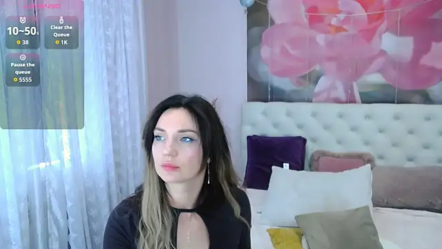 Snapshot of VioletUmi chatting on September 16, 2025, 8:26 am VioletUmi online show from September 16, 2025, 8:26 am