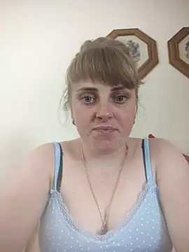 Snapshot of CoddessCrystal chatting on May 24, 2026, 1:05 pm CoddessCrystal online show from May 24, 2026, 1:05 pm