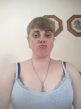 Snapshot of CoddessCrystal chatting on May 30, 2026, 2:03 pm CoddessCrystal online show from May 30, 2026, 2:03 pm