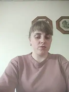 Snapshot of CoddessCrystal chatting on June 4, 2026, 1:17 pm CoddessCrystal online show from June 4, 2026, 1:17 pm