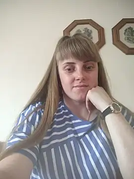 Snapshot of CoddessCrystal chatting on June 6, 2026, 2:22 pm CoddessCrystal online show from June 6, 2026, 2:22 pm