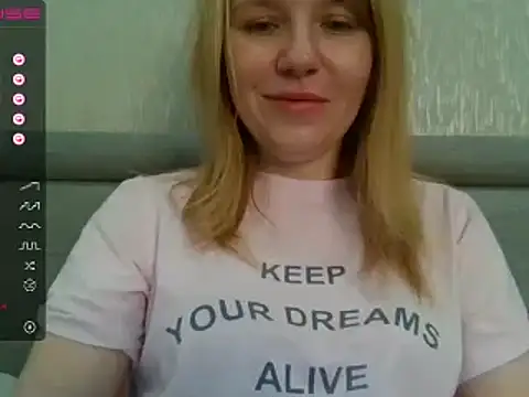 urbadkitty online show from December 2, 2024, 7:25 am