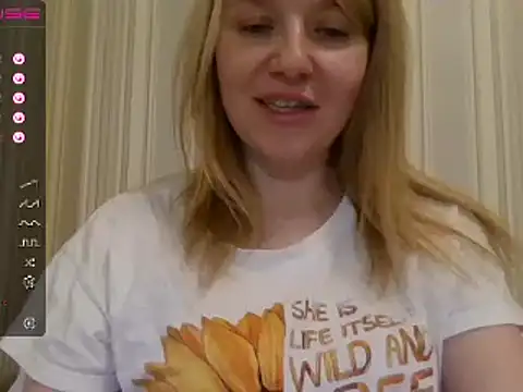 urbadkitty online show from December 13, 2024, 12:50 pm