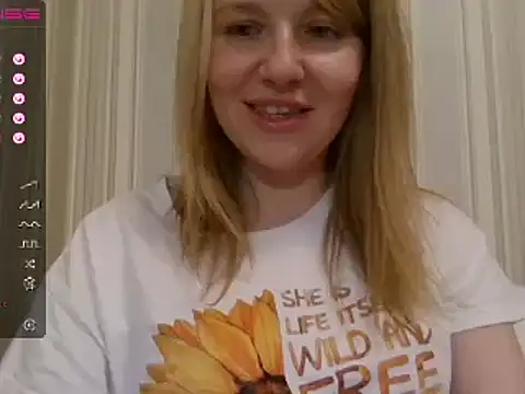 urbadkitty online show from December 13, 2024, 3:54 pm