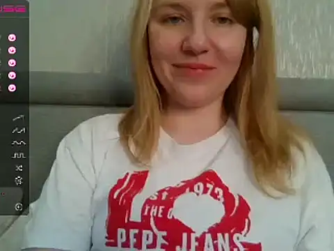 urbadkitty online show from December 20, 2024, 7:55 am