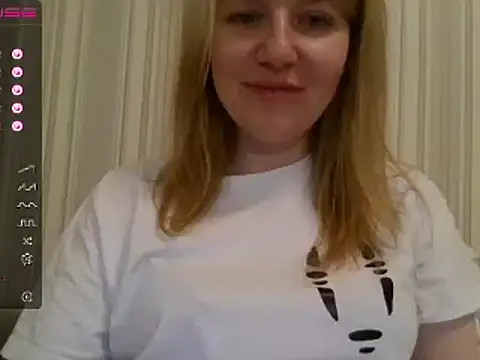 urbadkitty online show from December 24, 2024, 7:44 pm