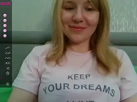 urbadkitty online show from December 29, 2024, 7:28 am