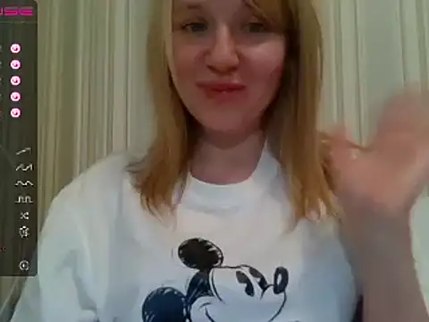 urbadkitty online show from January 17, 2025, 3:32 pm