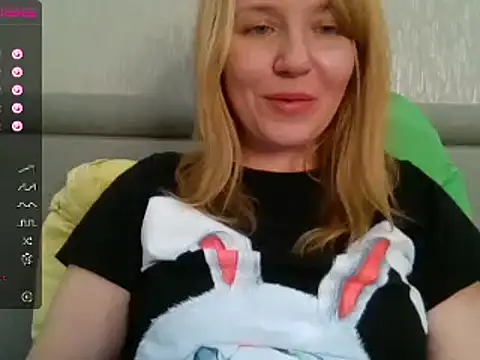 urbadkitty online show from February 13, 2025, 8:06 am