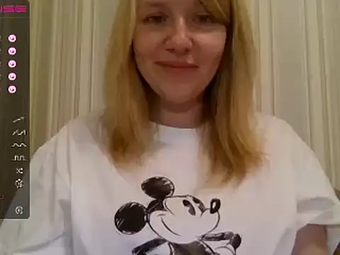 urbadkitty online show from February 22, 2025, 3:03 pm