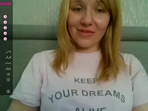 urbadkitty online show from February 25, 2025, 9:53 am