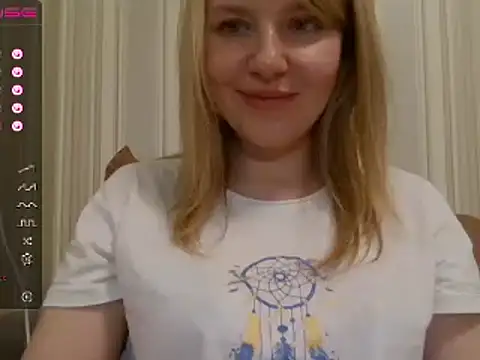 urbadkitty online show from March 7, 2025, 4:33 pm