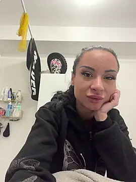 cara mella online show from March 3, 2026, 7:36 am