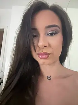 Snapshot of cara_mella chatting on July 7, 2026, 7:40 pm cara mella online show from July 7, 2026, 7:40 pm