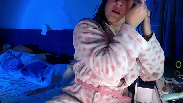luna palmerau online show from April 15, 2026, 12:34 pm
