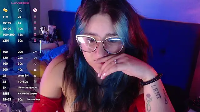 luna palmerau online show from July 7, 2026, 12:53 pm