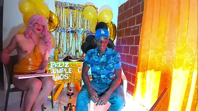 Snapshot of blackWhite_hot chatting on November 21, 2025, 8:29 pm blackWhite hot online show from November 21, 2025, 8:29 pm