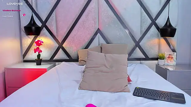 CarolineMaldonado online show from January 27, 2025, 3:28 pm