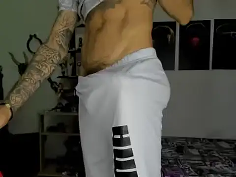 Snapshot of louchart_kenny chatting on December 28, 2024, 7:43 pm louchart kenny online show from December 28, 2024, 7:43 pm