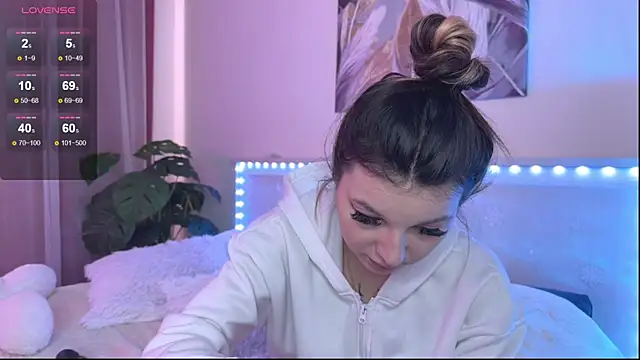 Veronica leal online show from April 9, 2026, 7:14 am