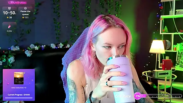 Snapshot of _HelenCarter chatting on September 13, 2025, 8:52 pm HelenCarter online show from September 13, 2025, 8:52 pm