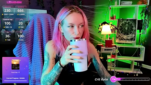 Snapshot of _HelenCarter chatting on October 27, 2025, 8:35 pm HelenCarter online show from October 27, 2025, 8:35 pm