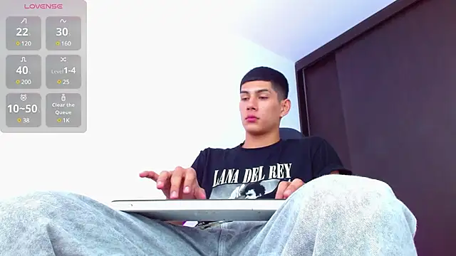 Snapshot of Valerio_20 chatting on February 17, 2025, 7:53 pm Valerio 20 online show from February 17, 2025, 7:53 pm