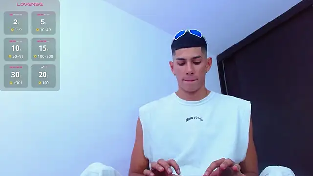 Snapshot of Valerio_20 chatting on March 8, 2025, 8:03 pm Valerio 20 online show from March 8, 2025, 8:03 pm