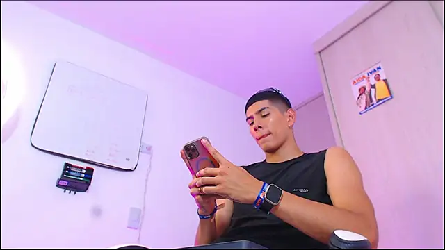 Snapshot of Valerio_20 chatting on June 2, 2026, 9:28 pm Valerio 20 online show from June 2, 2026, 9:28 pm