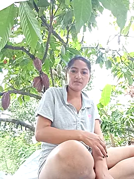 Snapshot of AdelinaMiran90 chatting on September 19, 2025, 3:34 pm AdelinaMiran90 online show from September 19, 2025, 3:34 pm