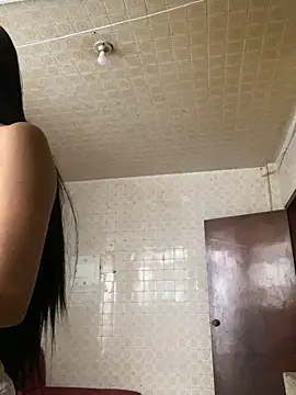 Lina10 online show from April 18, 2026, 7:18 pm