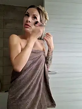 Snapshot of EileX_official chatting on January 18, 2025, 9:13 am EileX official online show from January 18, 2025, 9:13 am